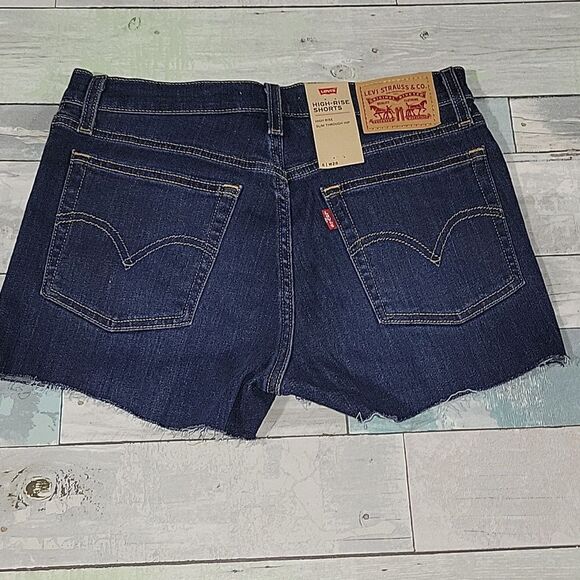 Levi's High-Rise Jean Shorts NWT sz 28 - Picture 3 of 4
